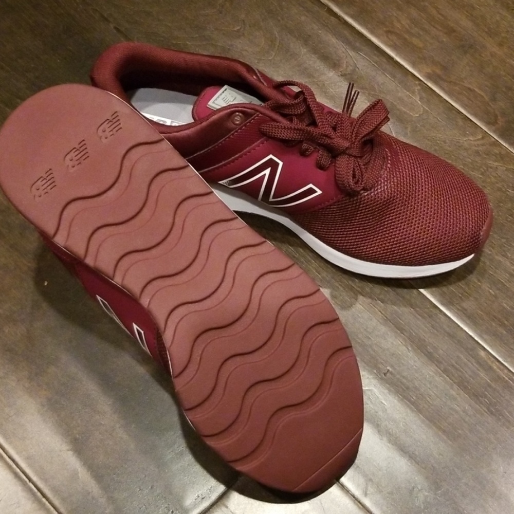 New Balance - Picture 3 of 4